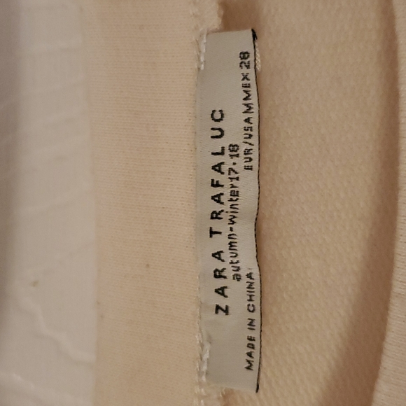 Cropped Top - Picture 7 of 8